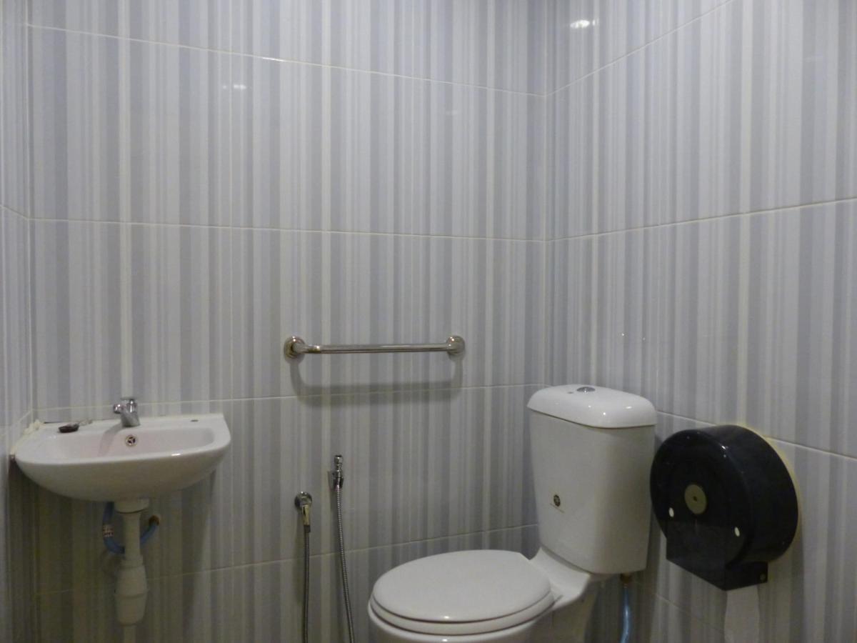 Comma Hotel Bandar Saujana Putra Exteriér fotografie
