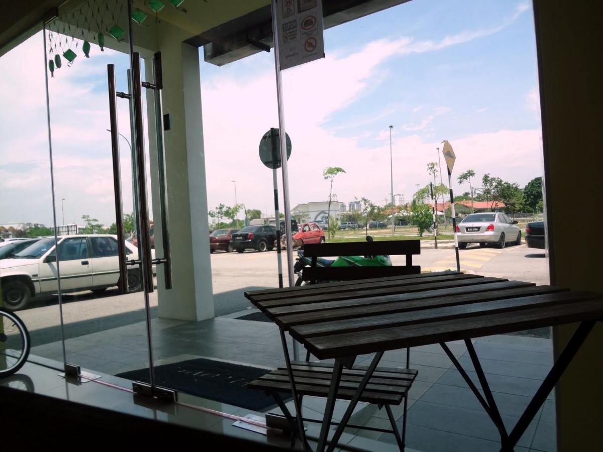 Comma Hotel Bandar Saujana Putra Exteriér fotografie