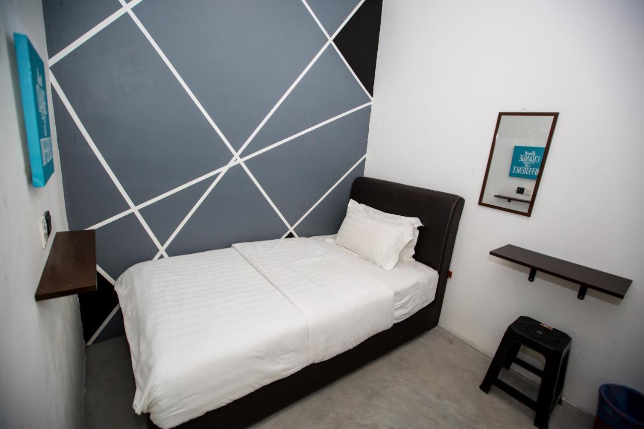 Comma Hotel Bandar Saujana Putra Exteriér fotografie