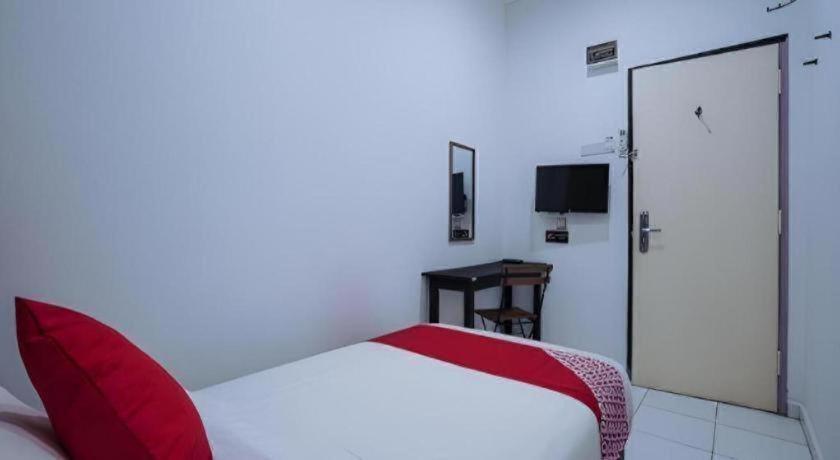 Comma Hotel Bandar Saujana Putra Exteriér fotografie